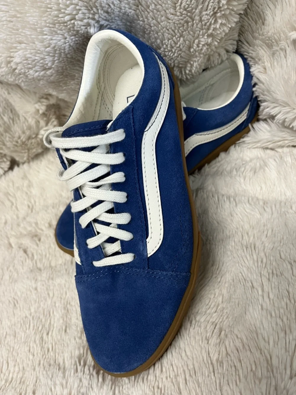 NWT✨sz6✨✨unisex✨Vans Blue Suede Low-Top Sneakers with White Stripe